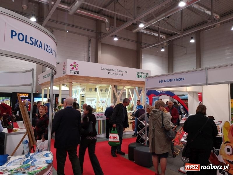 Zdjęcie w galerii na portalu naszraciborz.pl: Gmina Kuźnia Raciborska na targach Na Styku Kultur w Łodzi wiadomości z regionu