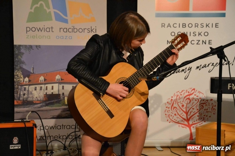 Zdjęcie w galerii na portalu naszraciborz.pl: Koncert Wiosenny na Zamku Piastowskim  wiadomości z regionu