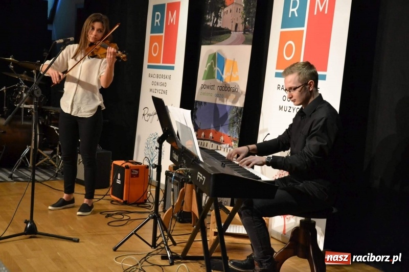 Zdjęcie w galerii na portalu naszraciborz.pl: Koncert Wiosenny na Zamku Piastowskim  wiadomości z regionu