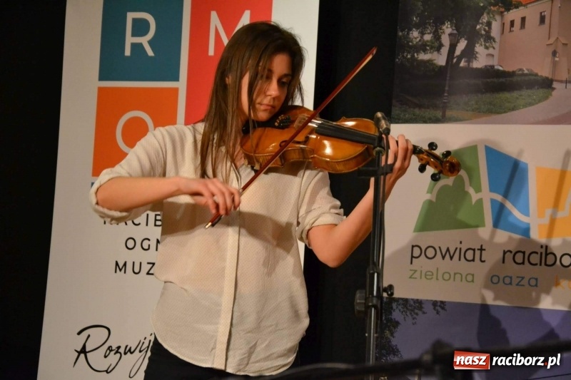 Zdjęcie w galerii na portalu naszraciborz.pl: Koncert Wiosenny na Zamku Piastowskim  wiadomości z regionu