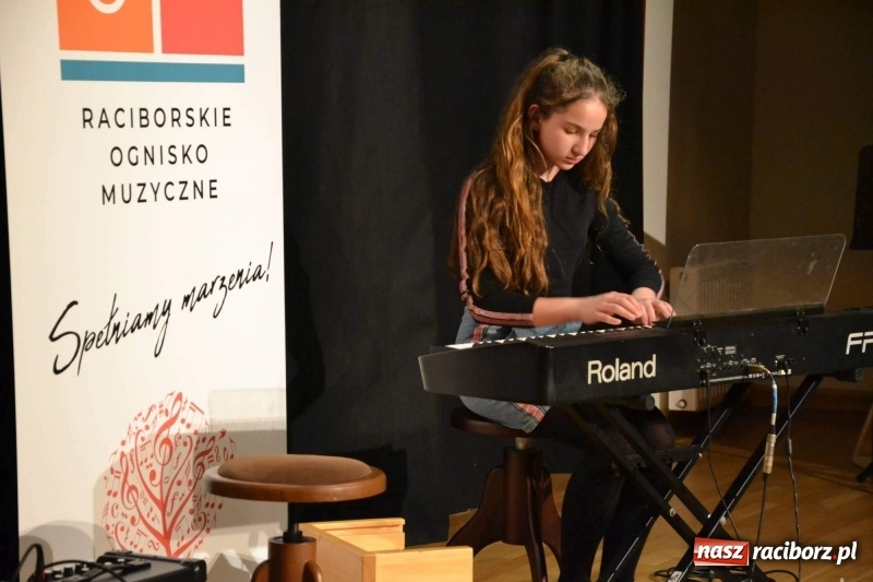 Zdjęcie w galerii na portalu naszraciborz.pl: Koncert Wiosenny na Zamku Piastowskim  wiadomości z regionu