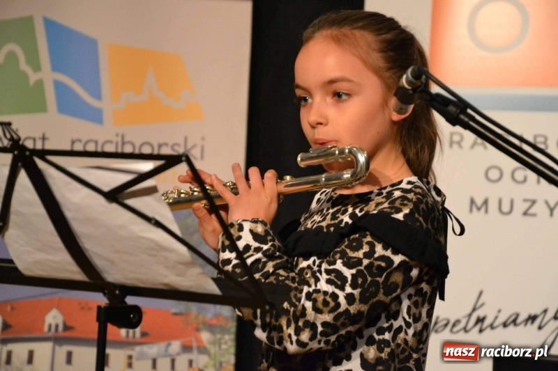 Zdjęcie w galerii na portalu naszraciborz.pl: Koncert Wiosenny na Zamku Piastowskim  wiadomości z regionu