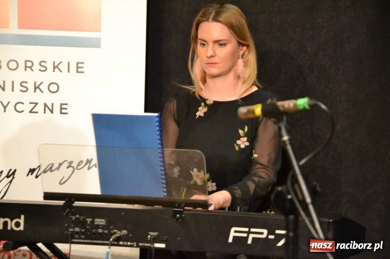 Zdjęcie w galerii na portalu naszraciborz.pl: Koncert Wiosenny na Zamku Piastowskim  wiadomości z regionu