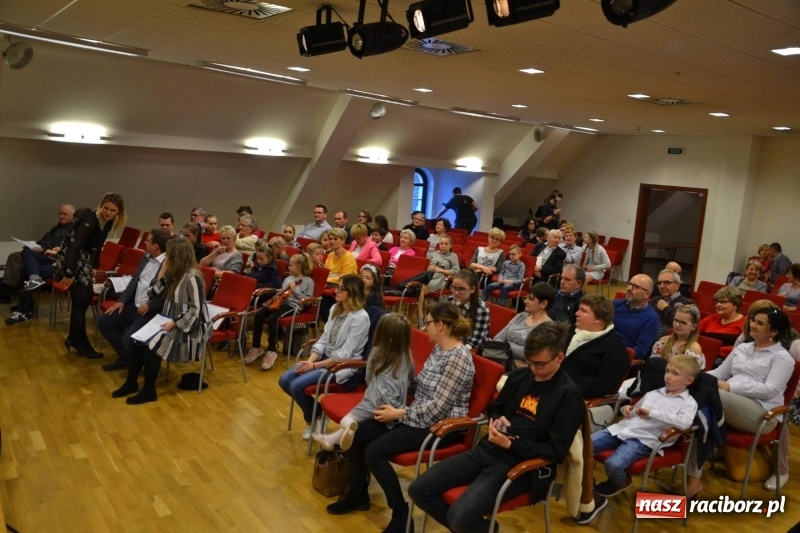 Zdjęcie w galerii na portalu naszraciborz.pl: Koncert Wiosenny na Zamku Piastowskim  wiadomości z regionu