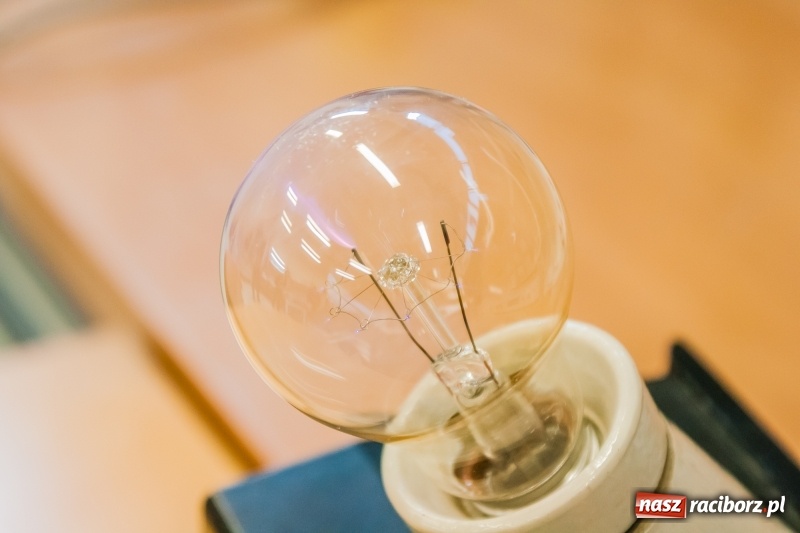 Zdjęcie w galerii na portalu naszraciborz.pl: Mechanik zachęca do nauki. Dni otwarte w CKZiU numer 2 wiadomości z regionu