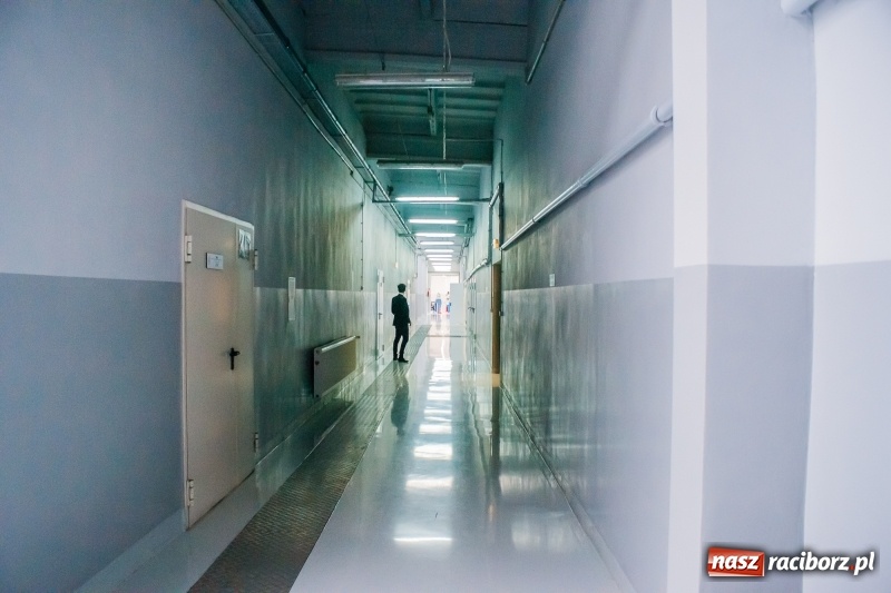 Zdjęcie w galerii na portalu naszraciborz.pl: Mechanik zachęca do nauki. Dni otwarte w CKZiU numer 2 wiadomości z regionu