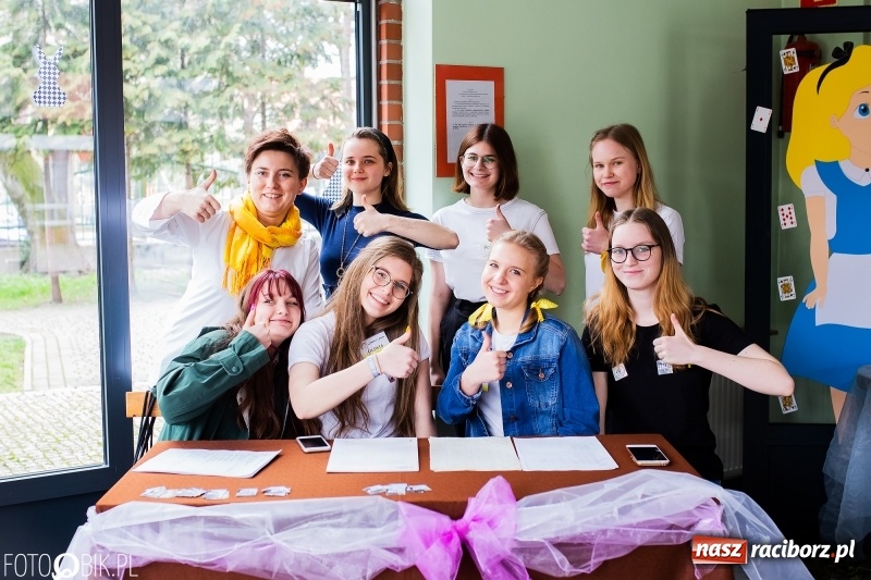 Zdjęcie w galerii na portalu naszraciborz.pl: Alicja w Krainie Czarów, czyli podejmij naukę w Kasprowiczu wiadomości z regionu