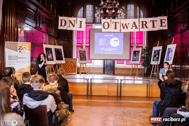 Zdjęcie w galerii na portalu naszraciborz.pl: Alicja w Krainie Czarów, czyli podejmij naukę w Kasprowiczu wiadomości z regionu