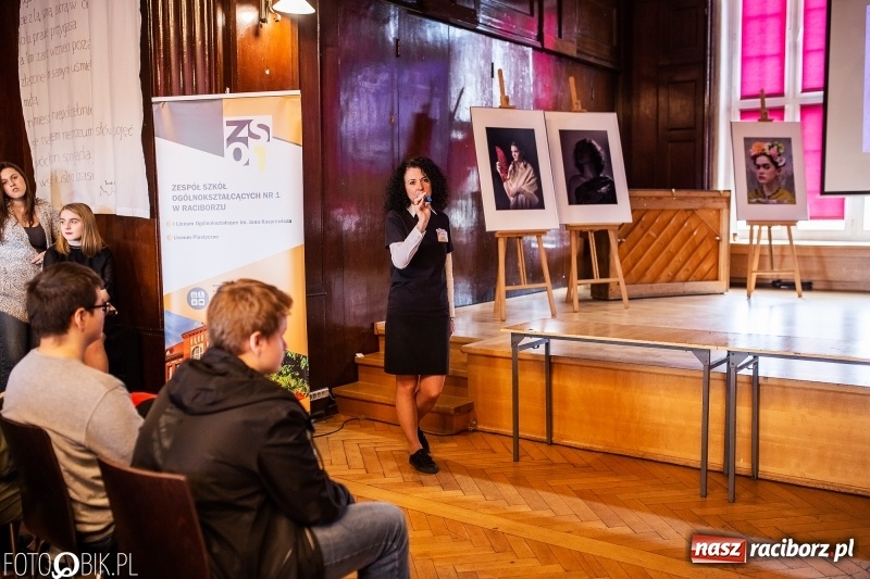 Zdjęcie w galerii na portalu naszraciborz.pl: Alicja w Krainie Czarów, czyli podejmij naukę w Kasprowiczu wiadomości z regionu