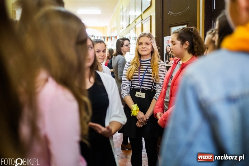 Zdjęcie w galerii na portalu naszraciborz.pl: Alicja w Krainie Czarów, czyli podejmij naukę w Kasprowiczu wiadomości z regionu