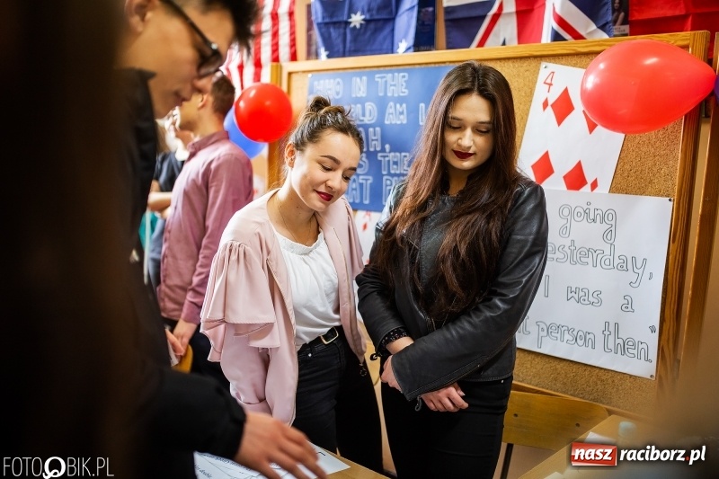 Zdjęcie w galerii na portalu naszraciborz.pl: Alicja w Krainie Czarów, czyli podejmij naukę w Kasprowiczu wiadomości z regionu