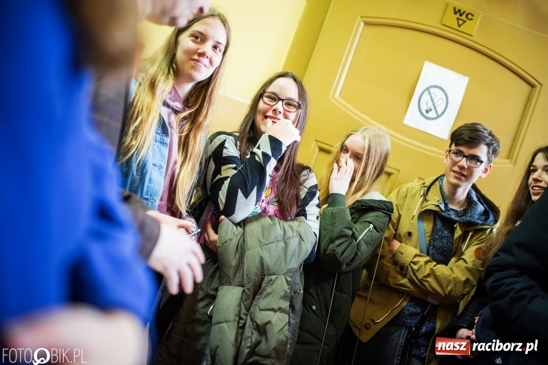 Zdjęcie w galerii na portalu naszraciborz.pl: Alicja w Krainie Czarów, czyli podejmij naukę w Kasprowiczu wiadomości z regionu