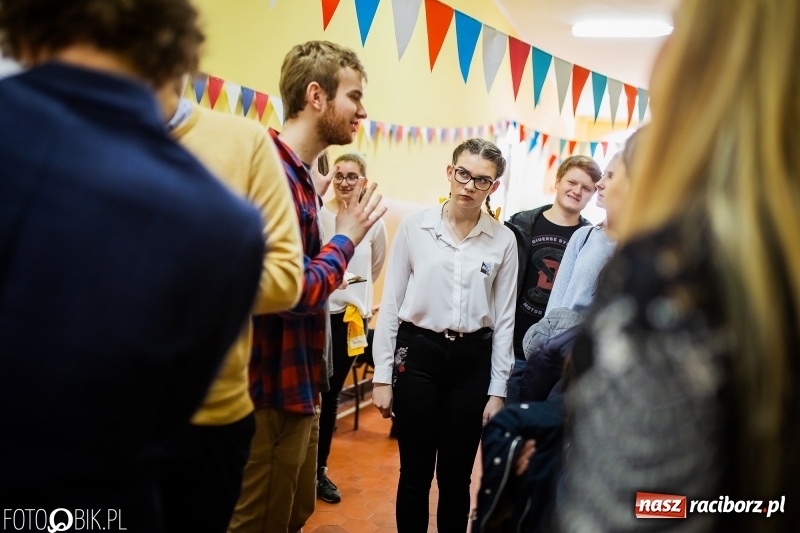 Zdjęcie w galerii na portalu naszraciborz.pl: Alicja w Krainie Czarów, czyli podejmij naukę w Kasprowiczu wiadomości z regionu