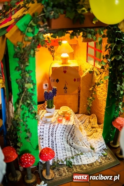 Zdjęcie w galerii na portalu naszraciborz.pl: Alicja w Krainie Czarów, czyli podejmij naukę w Kasprowiczu wiadomości z regionu