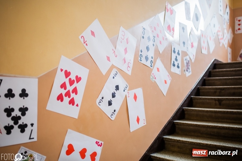 Zdjęcie w galerii na portalu naszraciborz.pl: Alicja w Krainie Czarów, czyli podejmij naukę w Kasprowiczu wiadomości z regionu