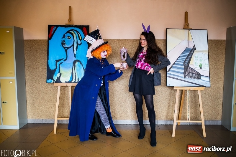 Zdjęcie w galerii na portalu naszraciborz.pl: Alicja w Krainie Czarów, czyli podejmij naukę w Kasprowiczu wiadomości z regionu