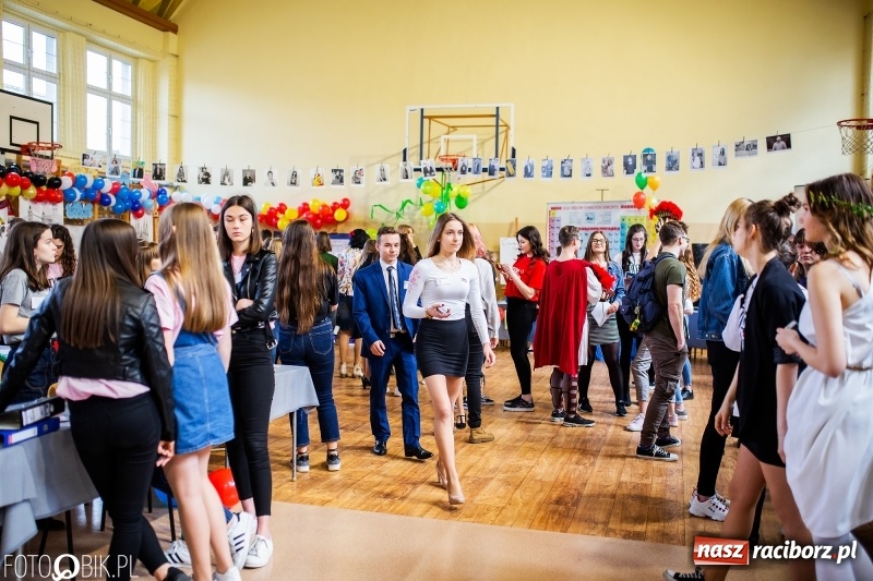 Zdjęcie w galerii na portalu naszraciborz.pl: Językowe Dni Otwarte w II LO wiadomości z regionu