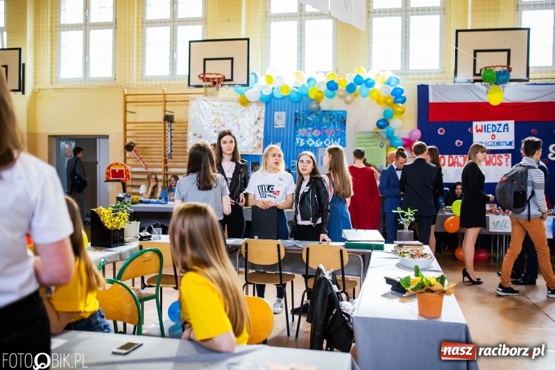 Zdjęcie w galerii na portalu naszraciborz.pl: Językowe Dni Otwarte w II LO wiadomości z regionu