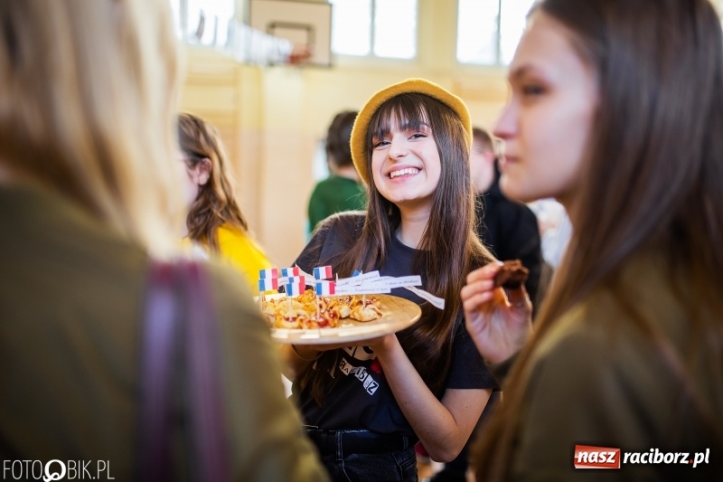 Zdjęcie w galerii na portalu naszraciborz.pl: Językowe Dni Otwarte w II LO wiadomości z regionu