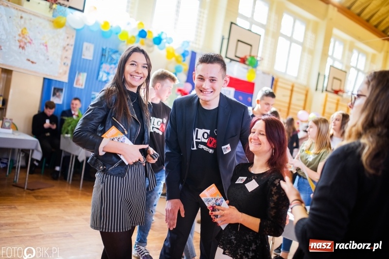 Zdjęcie w galerii na portalu naszraciborz.pl: Językowe Dni Otwarte w II LO wiadomości z regionu