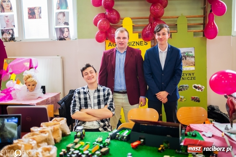 Zdjęcie w galerii na portalu naszraciborz.pl: Tatuaż zachętą do podjęcia nauki. CKZiU numer 1 zaprasza wiadomości z regionu