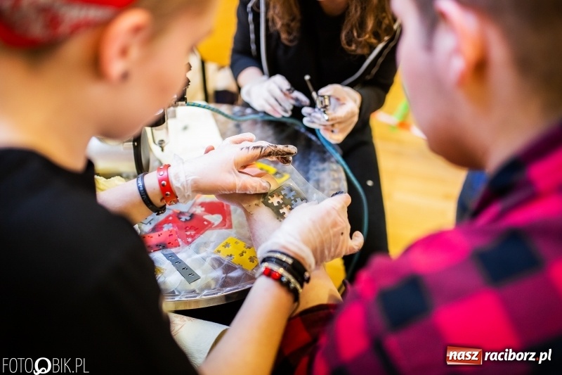 Zdjęcie w galerii na portalu naszraciborz.pl: Tatuaż zachętą do podjęcia nauki. CKZiU numer 1 zaprasza wiadomości z regionu