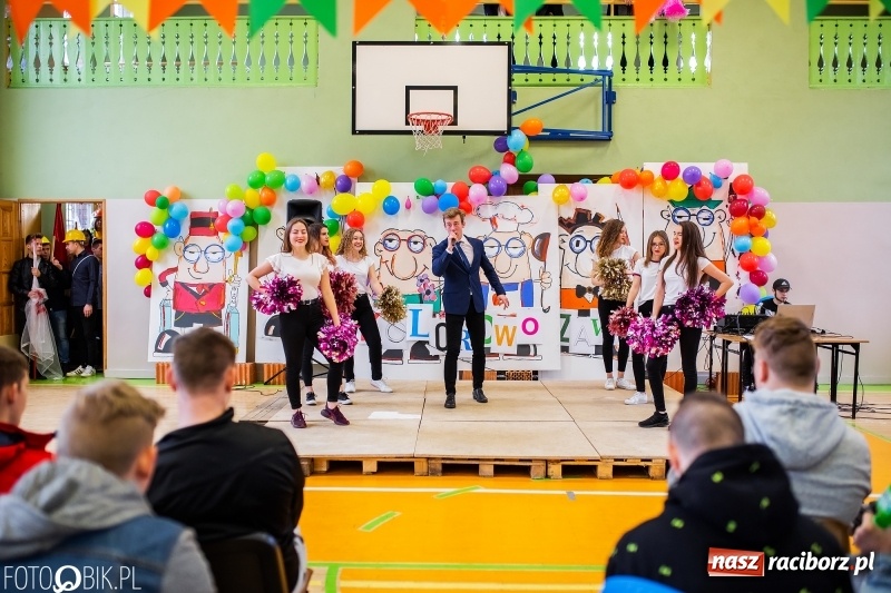 Zdjęcie w galerii na portalu naszraciborz.pl: Tatuaż zachętą do podjęcia nauki. CKZiU numer 1 zaprasza wiadomości z regionu