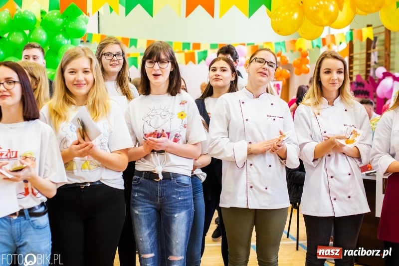 Zdjęcie w galerii na portalu naszraciborz.pl: Tatuaż zachętą do podjęcia nauki. CKZiU numer 1 zaprasza wiadomości z regionu