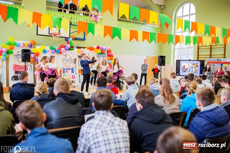 Zdjęcie w galerii na portalu naszraciborz.pl: Tatuaż zachętą do podjęcia nauki. CKZiU numer 1 zaprasza wiadomości z regionu