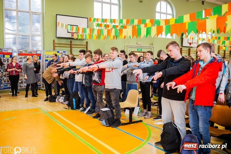 Zdjęcie w galerii na portalu naszraciborz.pl: Tatuaż zachętą do podjęcia nauki. CKZiU numer 1 zaprasza wiadomości z regionu