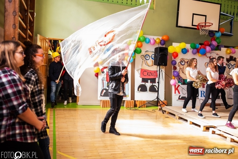 Zdjęcie w galerii na portalu naszraciborz.pl: Tatuaż zachętą do podjęcia nauki. CKZiU numer 1 zaprasza wiadomości z regionu