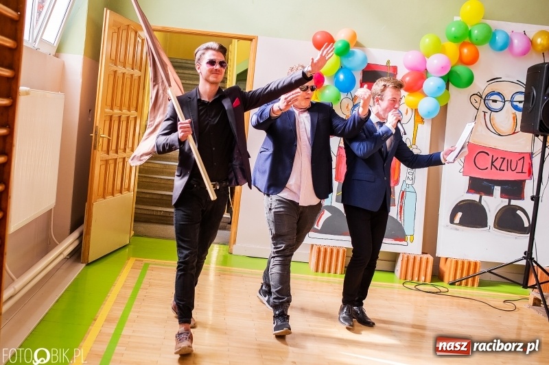 Zdjęcie w galerii na portalu naszraciborz.pl: Tatuaż zachętą do podjęcia nauki. CKZiU numer 1 zaprasza wiadomości z regionu