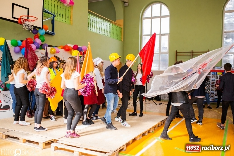 Zdjęcie w galerii na portalu naszraciborz.pl: Tatuaż zachętą do podjęcia nauki. CKZiU numer 1 zaprasza wiadomości z regionu