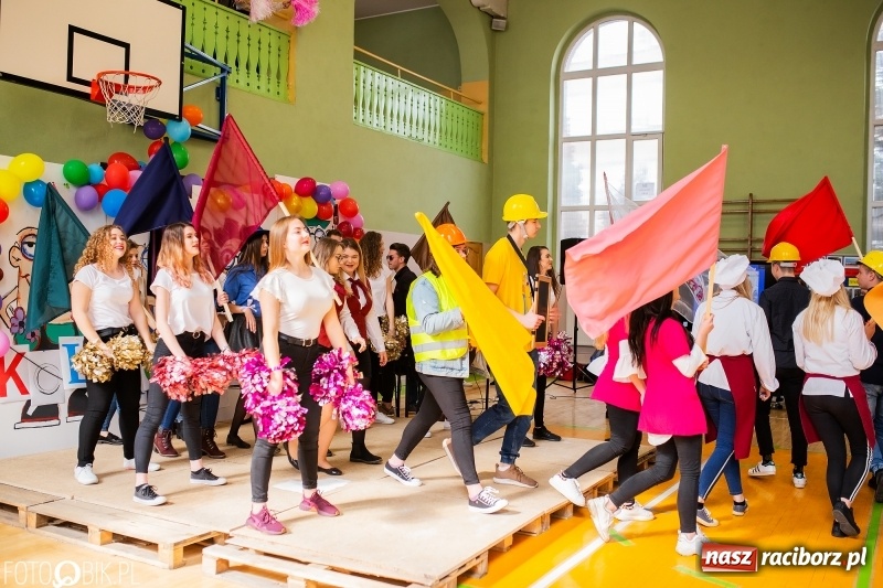 Zdjęcie w galerii na portalu naszraciborz.pl: Tatuaż zachętą do podjęcia nauki. CKZiU numer 1 zaprasza wiadomości z regionu