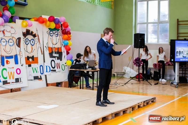 Zdjęcie w galerii na portalu naszraciborz.pl: Tatuaż zachętą do podjęcia nauki. CKZiU numer 1 zaprasza wiadomości z regionu