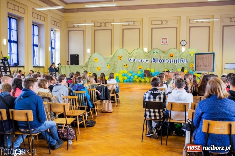 Zdjęcie w galerii na portalu naszraciborz.pl: Warsztaty przy Gimnazjalnej. Zostań uczniem Ekonomika wiadomości z regionu