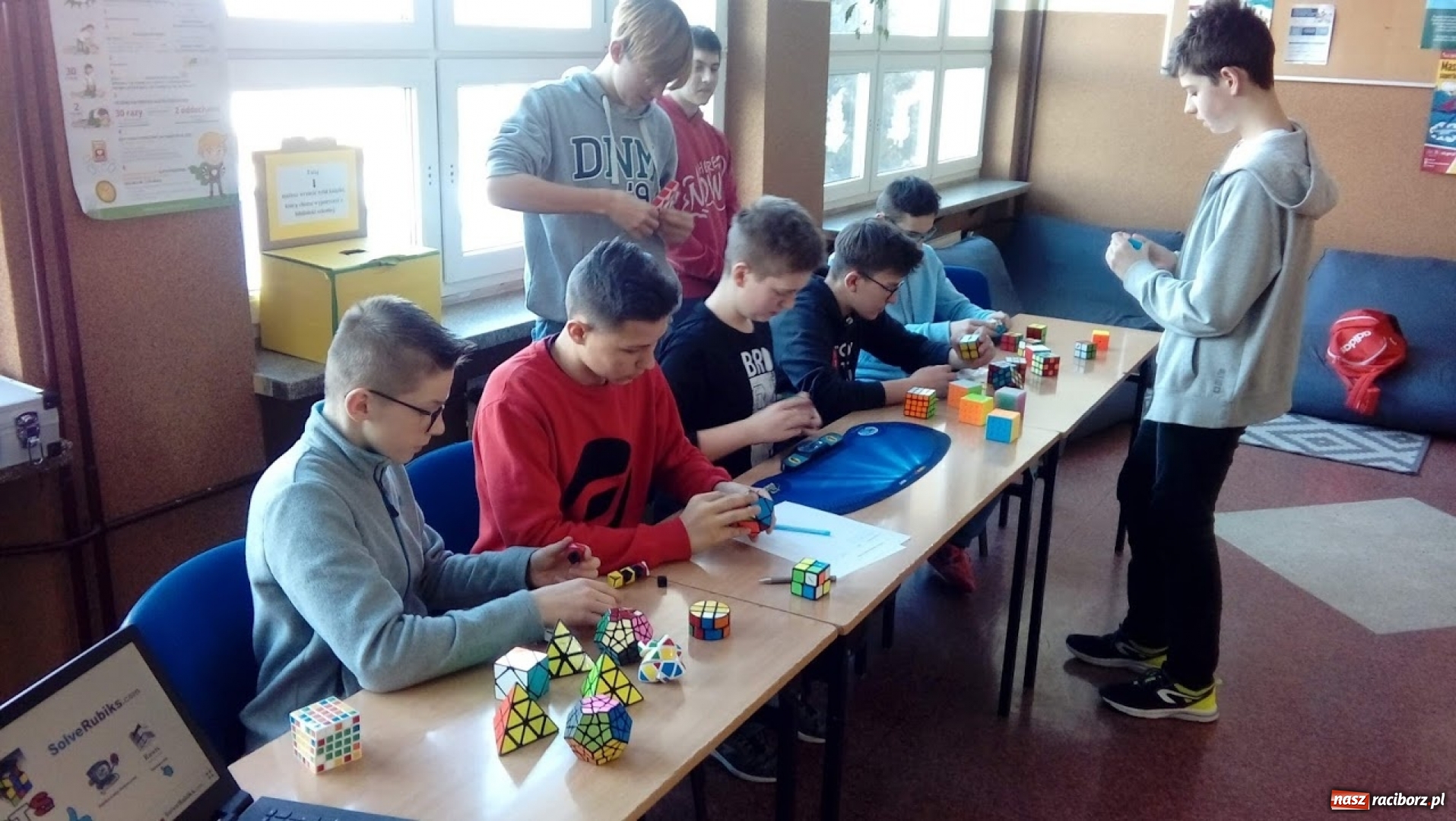 Zdjęcie w galerii na portalu naszraciborz.pl: Rubikowe łamanie głowy w Pietrowicach Wielkich wiadomości z regionu