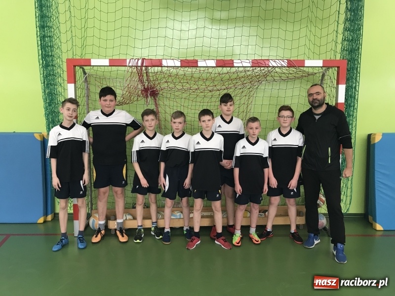 Zdjęcie w galerii na portalu naszraciborz.pl: Siatkarze Nędzy z awansem do finału rejonowego wiadomości z regionu