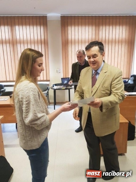 Zdjęcie w galerii na portalu naszraciborz.pl: Architekci kończą studia w PWSZ w Raciborzu z nowymi kompetencjami wiadomości z regionu