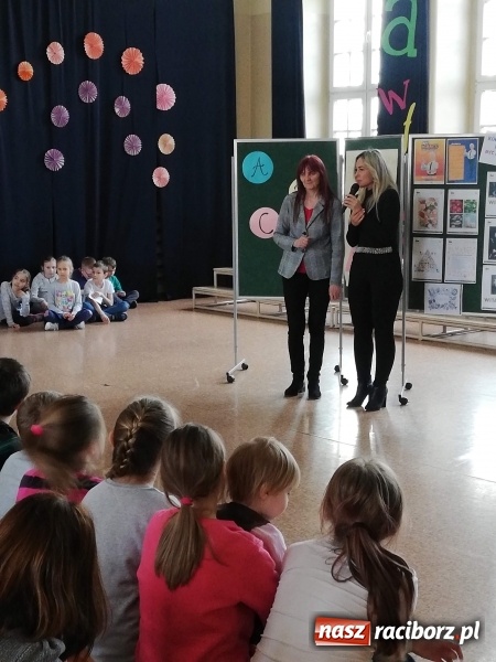 Zdjęcie w galerii na portalu naszraciborz.pl: Uczniowie SP4 uczyli rodziców zdrowego odżywiania wiadomości z regionu