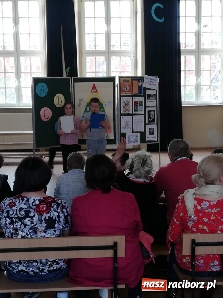 Zdjęcie w galerii na portalu naszraciborz.pl: Uczniowie SP4 uczyli rodziców zdrowego odżywiania wiadomości z regionu