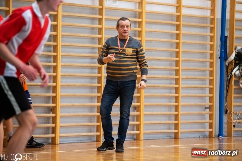 Zdjęcie w galerii na portalu naszraciborz.pl: Finały miejskie w koszykówce chłopców w raciborskim MOS-ie wiadomości z regionu