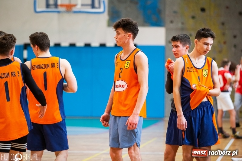 Zdjęcie w galerii na portalu naszraciborz.pl: Finały miejskie w koszykówce chłopców w raciborskim MOS-ie wiadomości z regionu