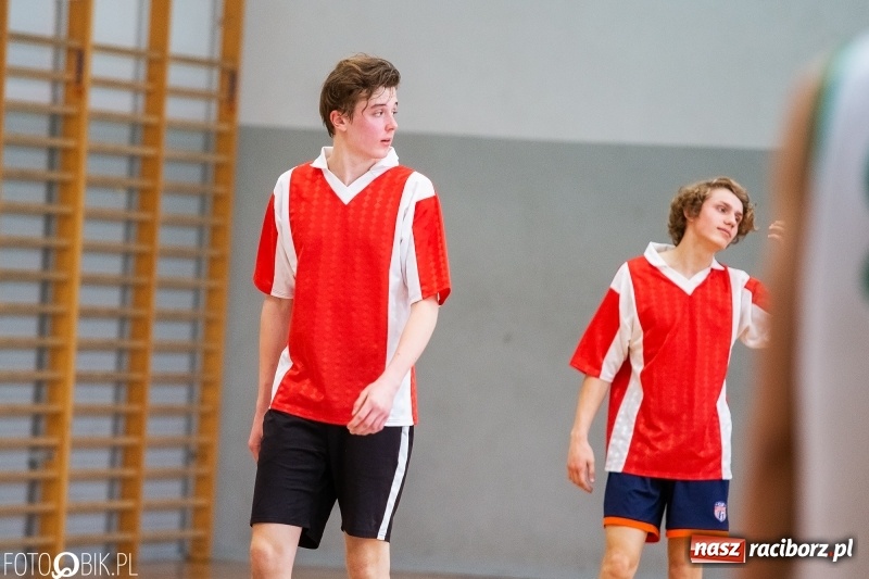 Zdjęcie w galerii na portalu naszraciborz.pl: Finały miejskie w koszykówce chłopców w raciborskim MOS-ie wiadomości z regionu