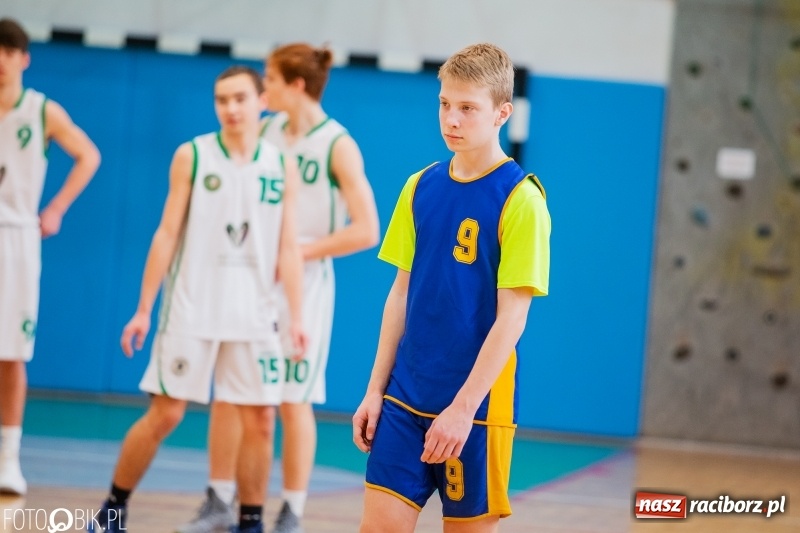 Zdjęcie w galerii na portalu naszraciborz.pl: Finały miejskie w koszykówce chłopców w raciborskim MOS-ie wiadomości z regionu