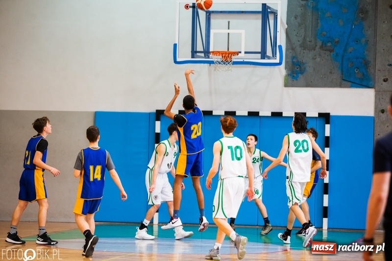 Zdjęcie w galerii na portalu naszraciborz.pl: Finały miejskie w koszykówce chłopców w raciborskim MOS-ie wiadomości z regionu