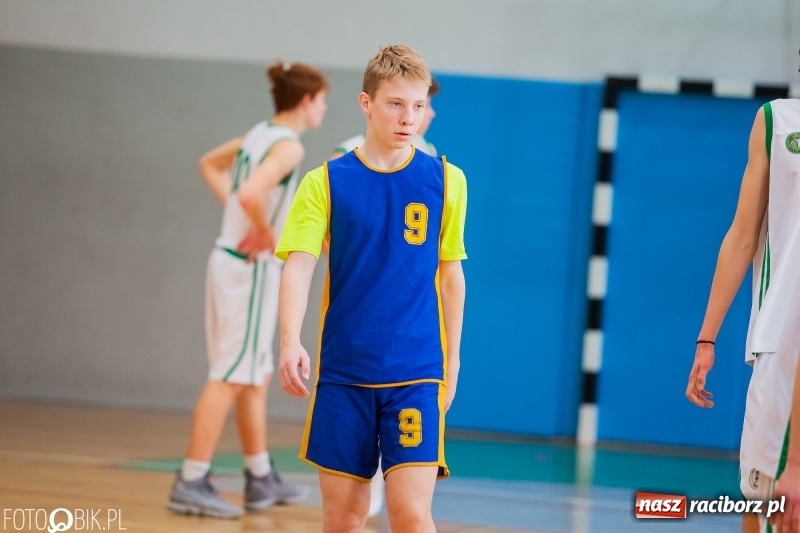 Zdjęcie w galerii na portalu naszraciborz.pl: Finały miejskie w koszykówce chłopców w raciborskim MOS-ie wiadomości z regionu