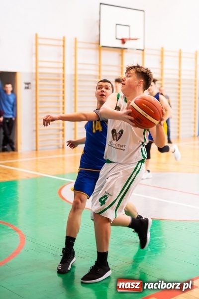 Zdjęcie w galerii na portalu naszraciborz.pl: Finały miejskie w koszykówce chłopców w raciborskim MOS-ie wiadomości z regionu