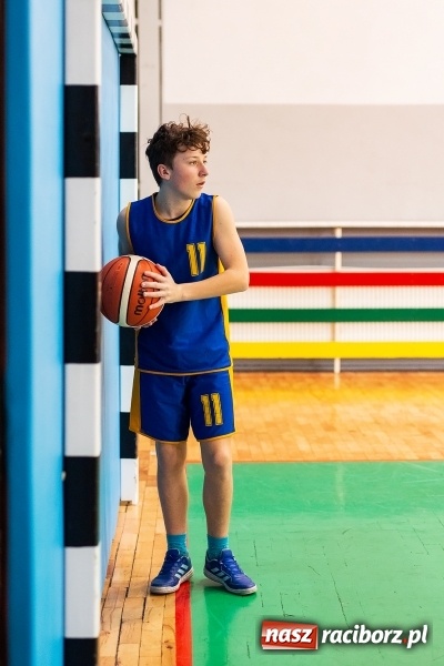 Zdjęcie w galerii na portalu naszraciborz.pl: Finały miejskie w koszykówce chłopców w raciborskim MOS-ie wiadomości z regionu