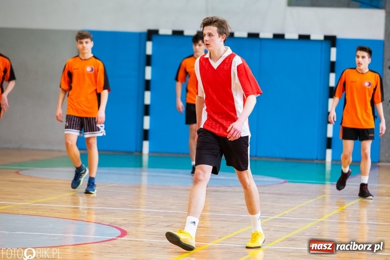 Zdjęcie w galerii na portalu naszraciborz.pl: Finały miejskie w koszykówce chłopców w raciborskim MOS-ie wiadomości z regionu